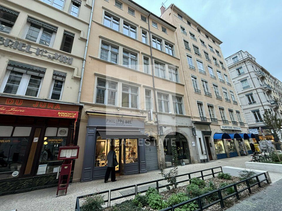 Vente bureaux 160 m² non divisibles