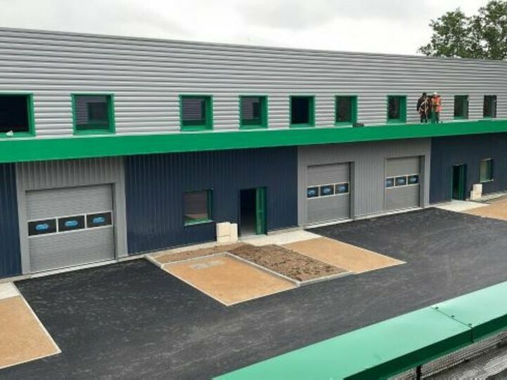 Location local d''activites 230 m² non divisibles