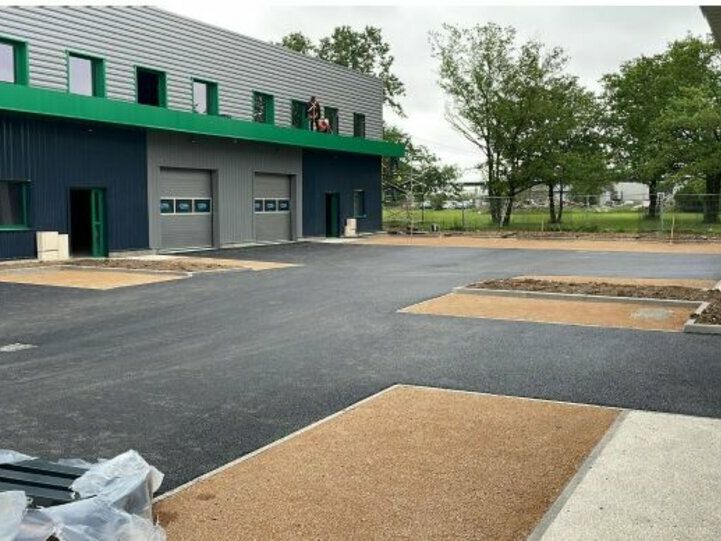 À LOUER – LOCAUX D'ACTIVITÉS NEUFS DE 230 m² – TIGNIEU-JAMEYZIEU – PARC VALVERT