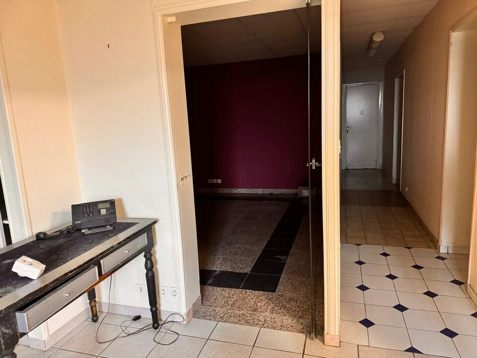 TOURS EST MONTLOUIS - A VENDRE BATIMENT DE 792 M² - IDEAL OCCUPANT INVESTISSEUR