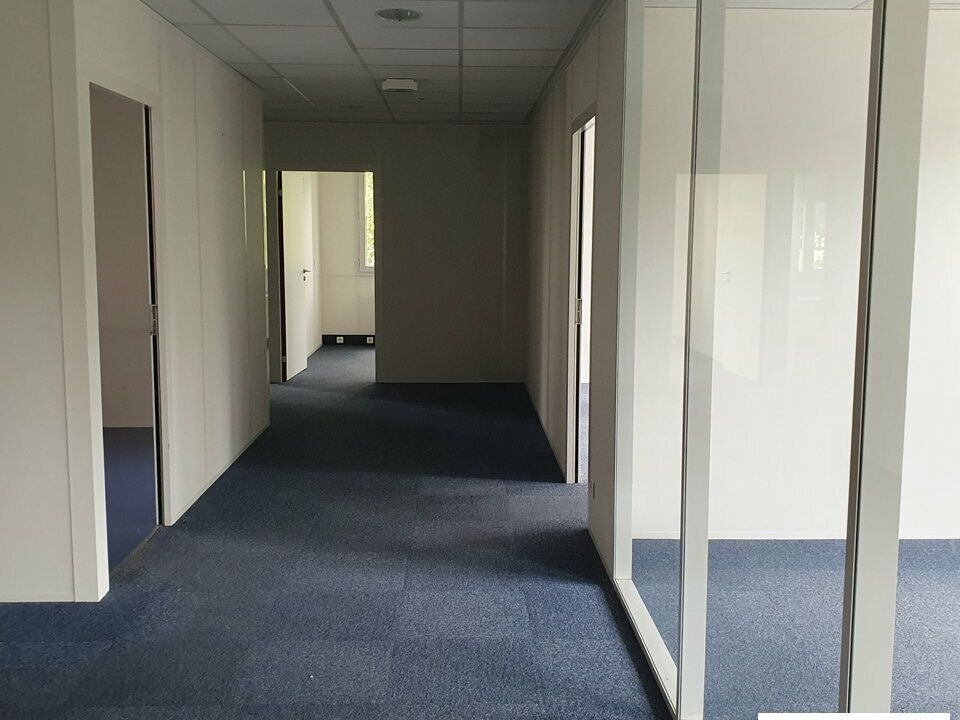 Location bureaux 190.6 m² non divisibles