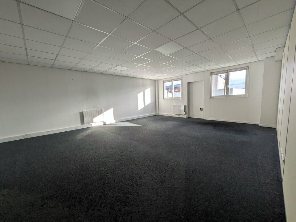 A LOUER un plateau de bureaux de 179,70m² environ 