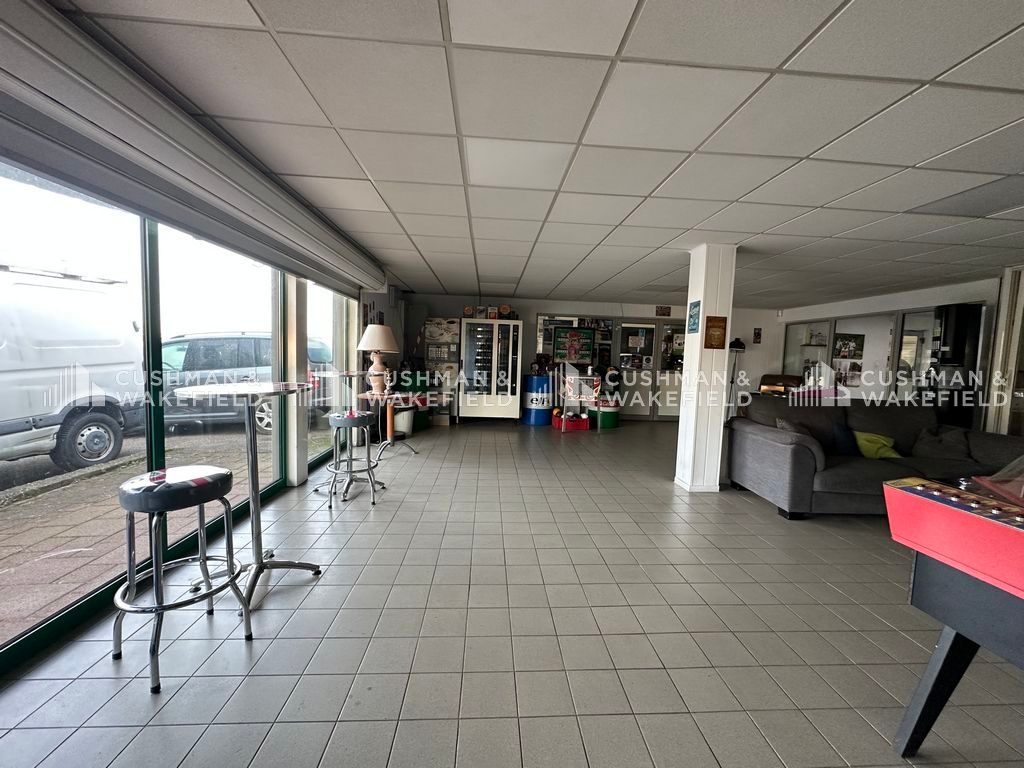 Vente activités 1100 m² non divisibles