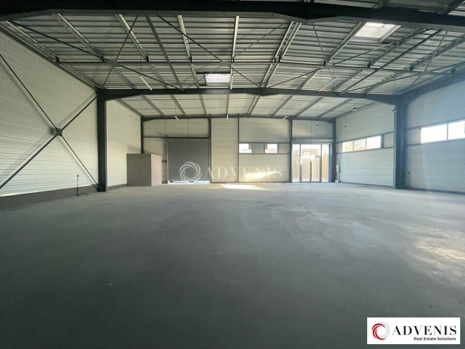 Location local d''activites 425 m² non divisibles
