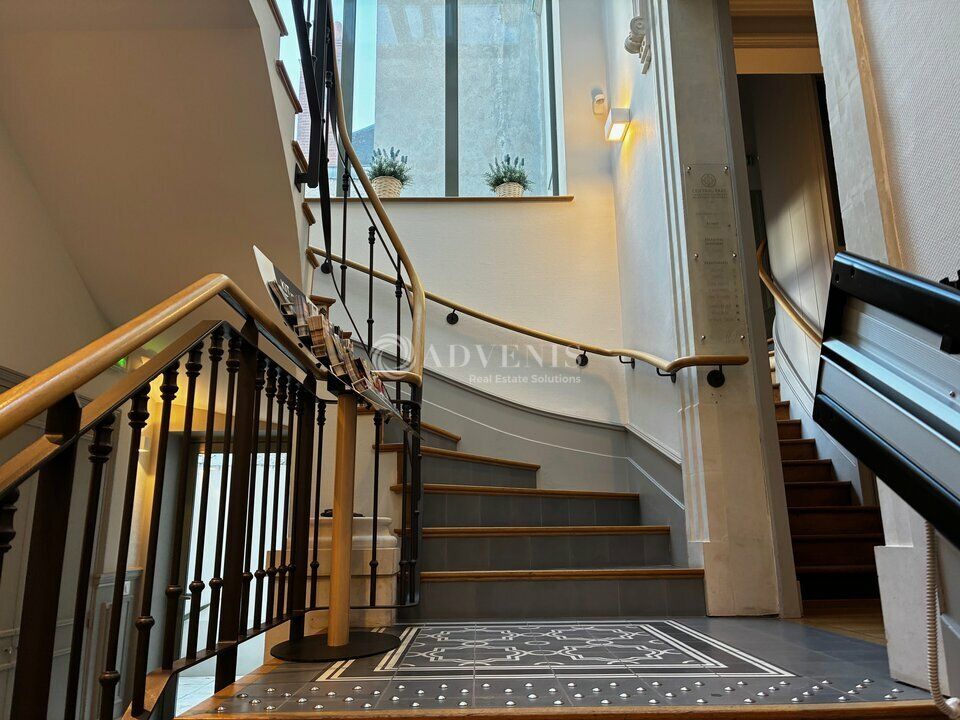 Bureaux d'environ 82 m² en RDC, à louer en centre ville de Tours 