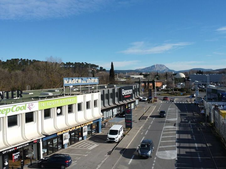 1130 m² pour ce local commercial en location à Aix en provence