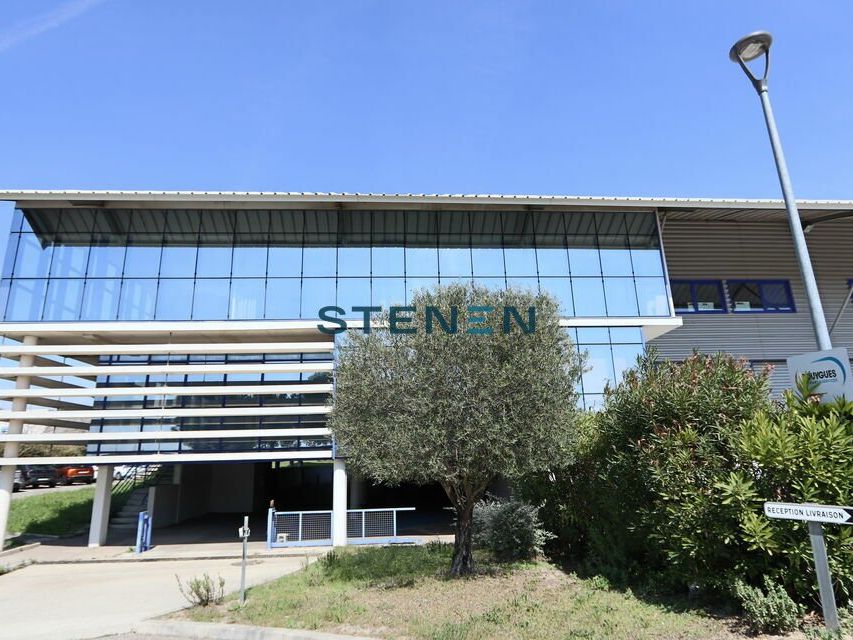 Location local d''activites 2390 m² non divisibles