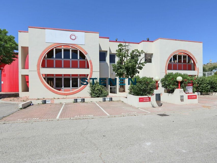 Location local d''activites 2451 m² non divisibles