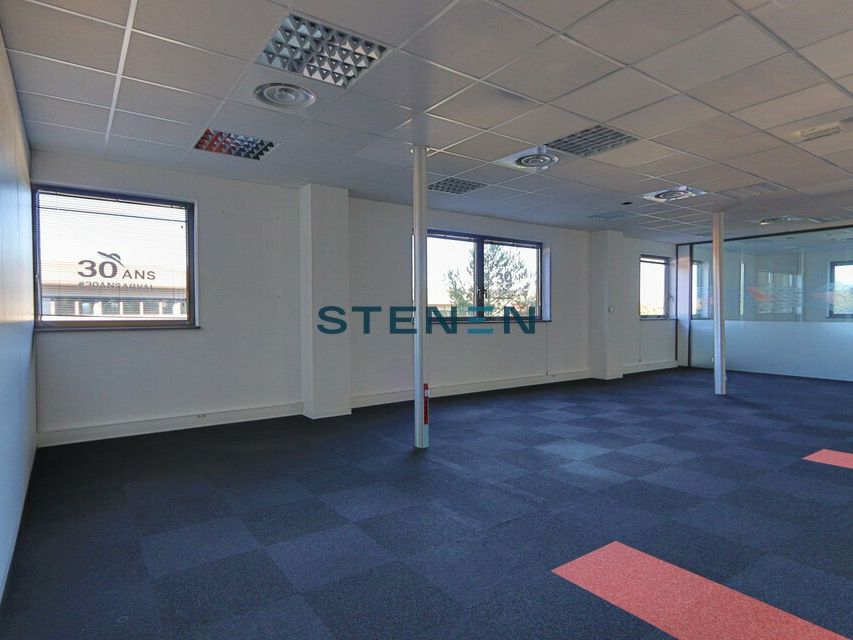 À LOUER BUREAUX 327 m2 A Aix-en-Provence