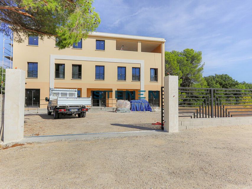 Location bureaux 137 m² non divisibles