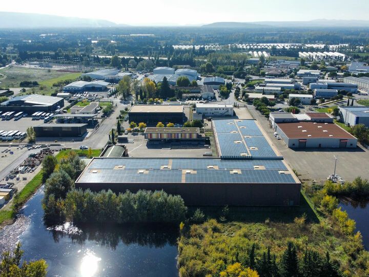 À VENDRE - BÂTIMENT 6255 M² - LE THOR 