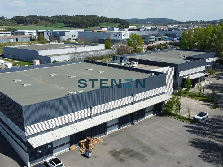 Location local d''activites 2513 m² divisibles à partir de 580 m²