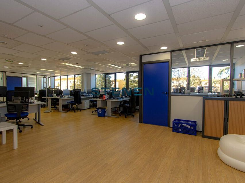 Location bureaux 150 m² non divisibles