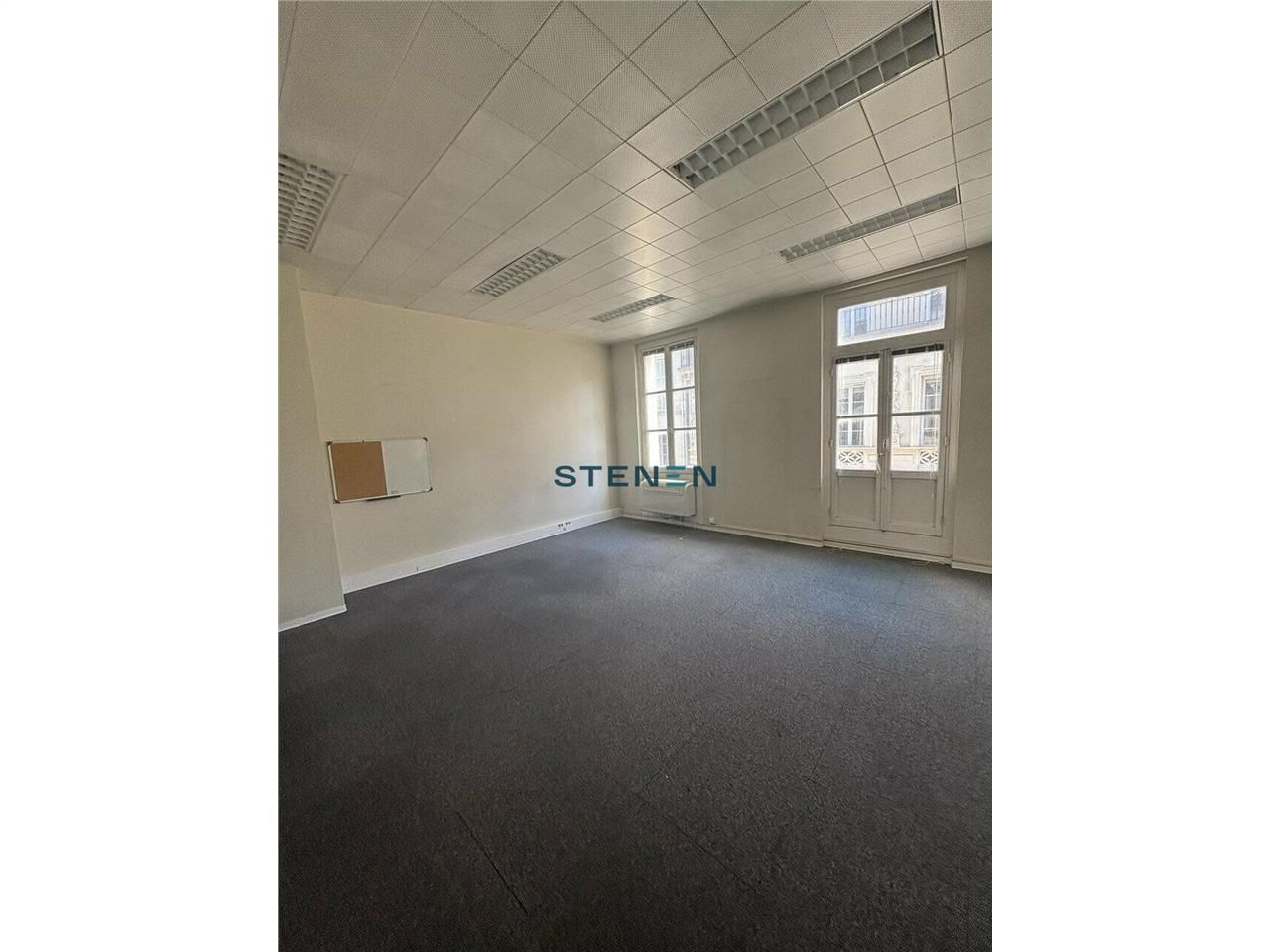 A LOUER 1555 M² MARSEILLE 13006