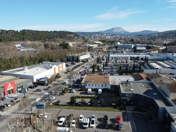 Location local commercial 149 m² non divisibles