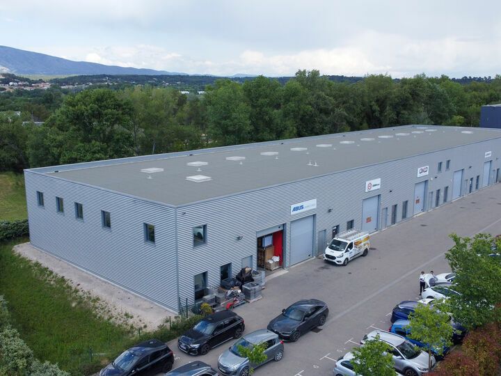Location local d''activites 320 m² non divisibles