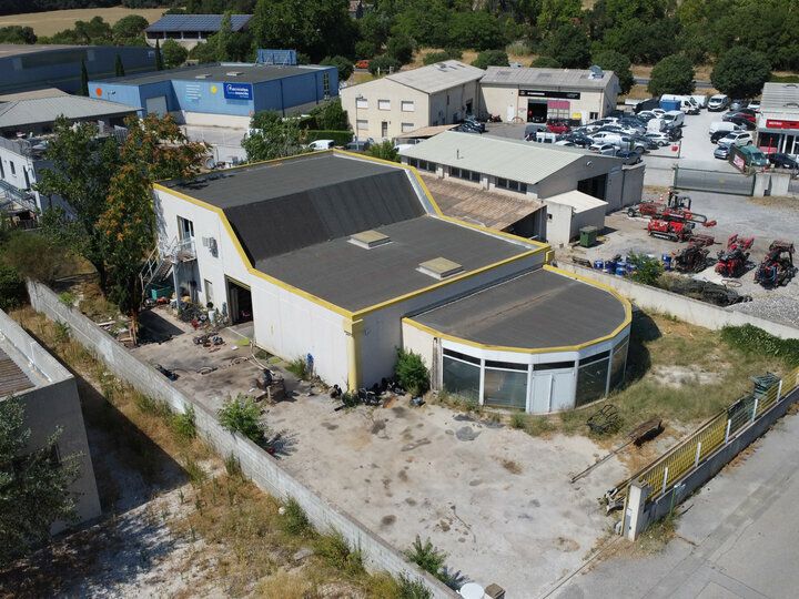 Vente local d''activites 408 m² non divisibles