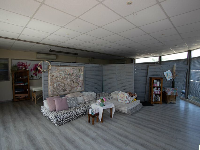 LOCAL D'ACTIVITÉ 408 M² SAINT-CANNAT