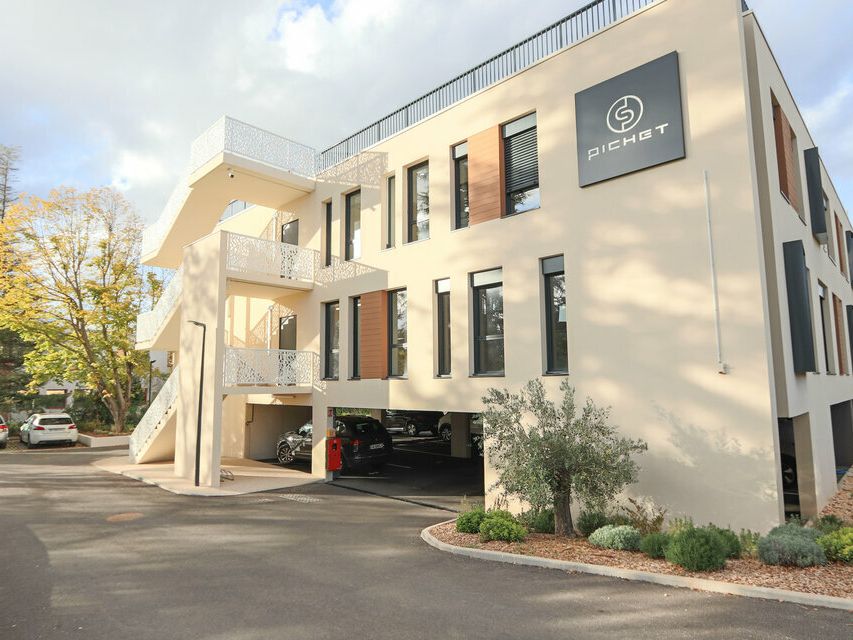 Location bureaux 1076 m² divisibles à partir de 182 m²