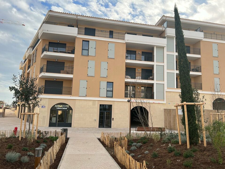 Location local commercial 232 m² divisibles à partir de 105 m²