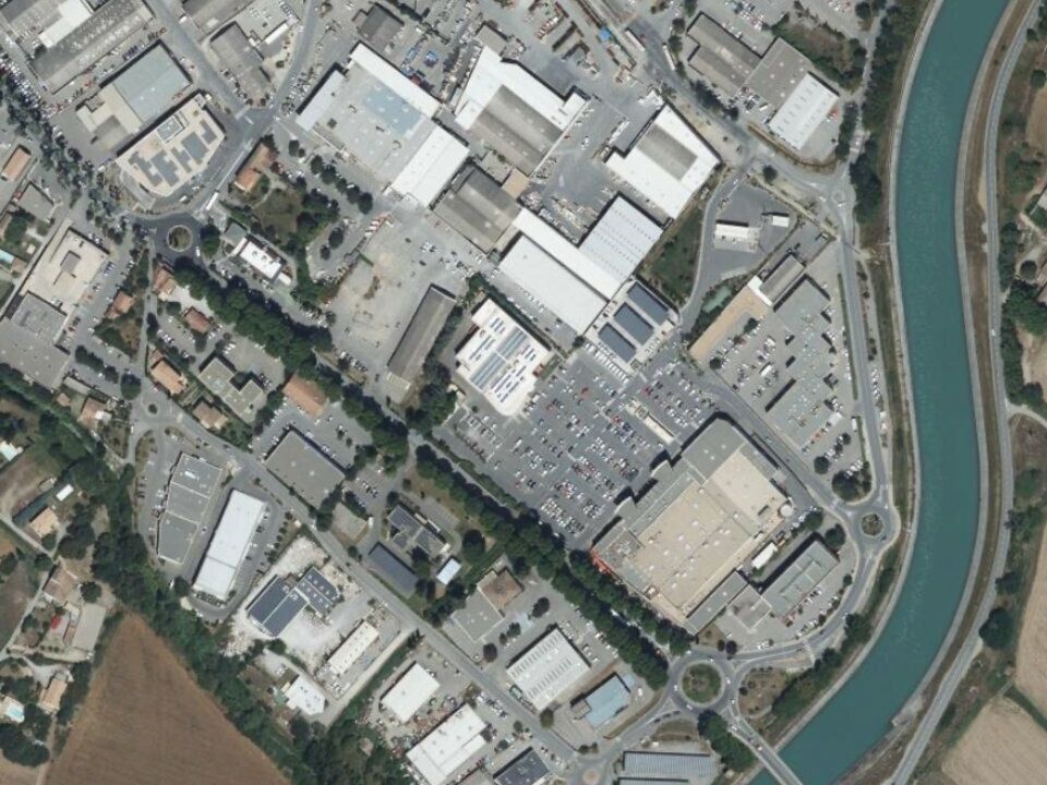 Location local commercial 192 m² non divisibles