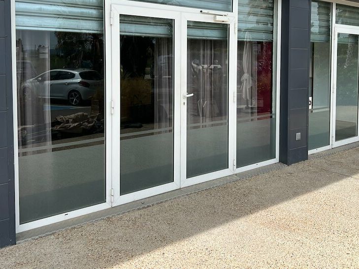 Location local commercial 160 m² divisibles à partir de 80 m²