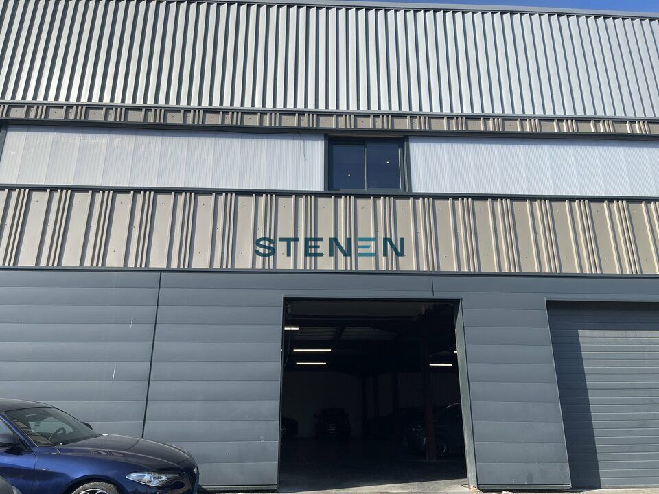 Location local d''activites 500 m² non divisibles