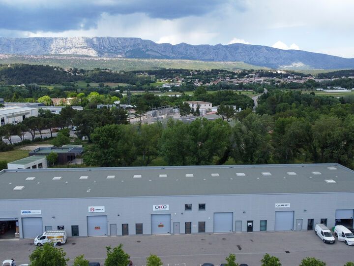 Location local d''activites 360 m² non divisibles