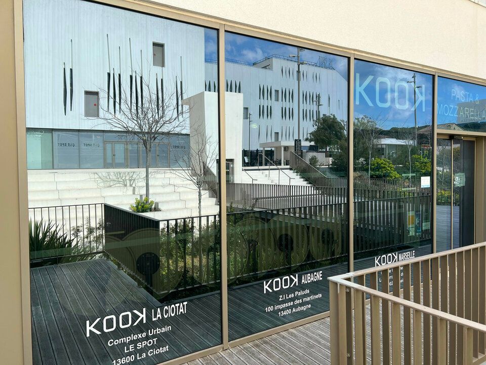 LOCATION LOCAL COMMERCIAL 130M2 LA CIOTAT