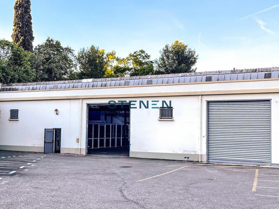 Location local d''activites 1600 m² non divisibles