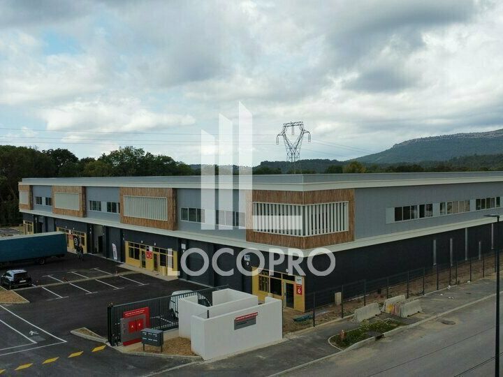 Location local d''activites 578 m² non divisibles