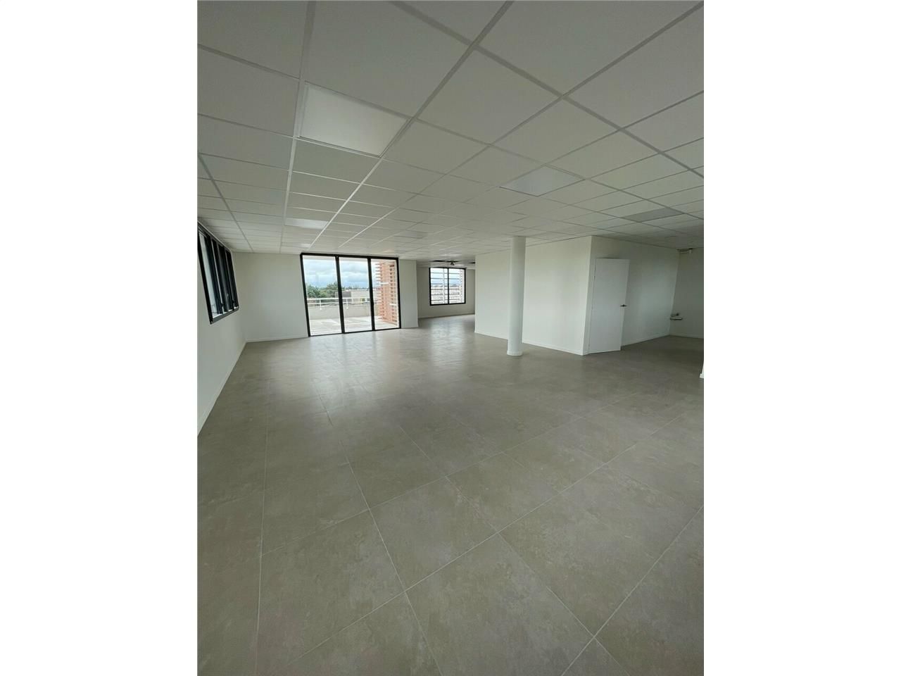 À VENDRE - BUREAUX 112 M² AVEC TERRASSE - AVIGNON