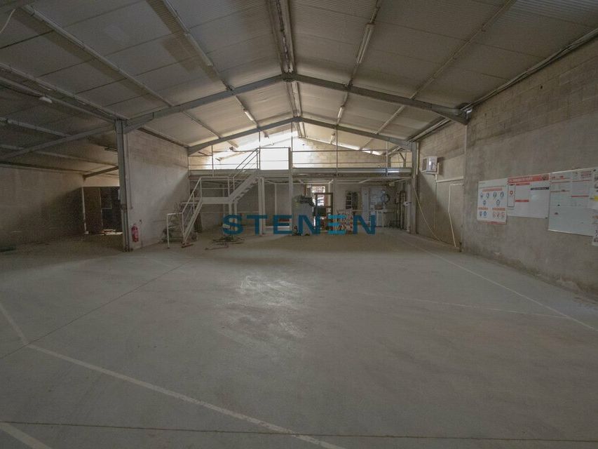 LOCATION MIXTE LOCAL D'ACTIVITÉ - BUREAU - 700 M2 - BERRE-L'ÉTANG