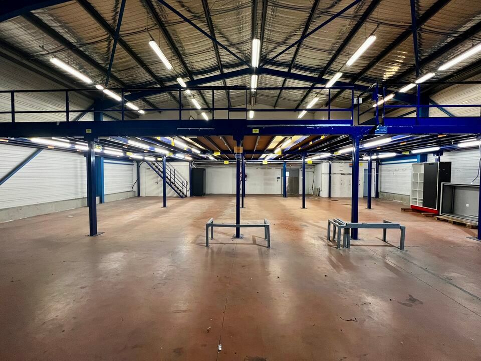 Vente local d''activites 657 m² non divisibles