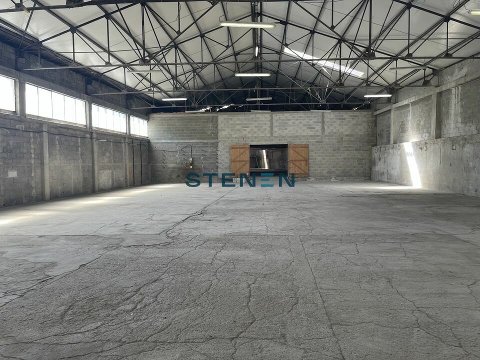 Entrepôt avec terrain à louer à Gémenos - 1000m2