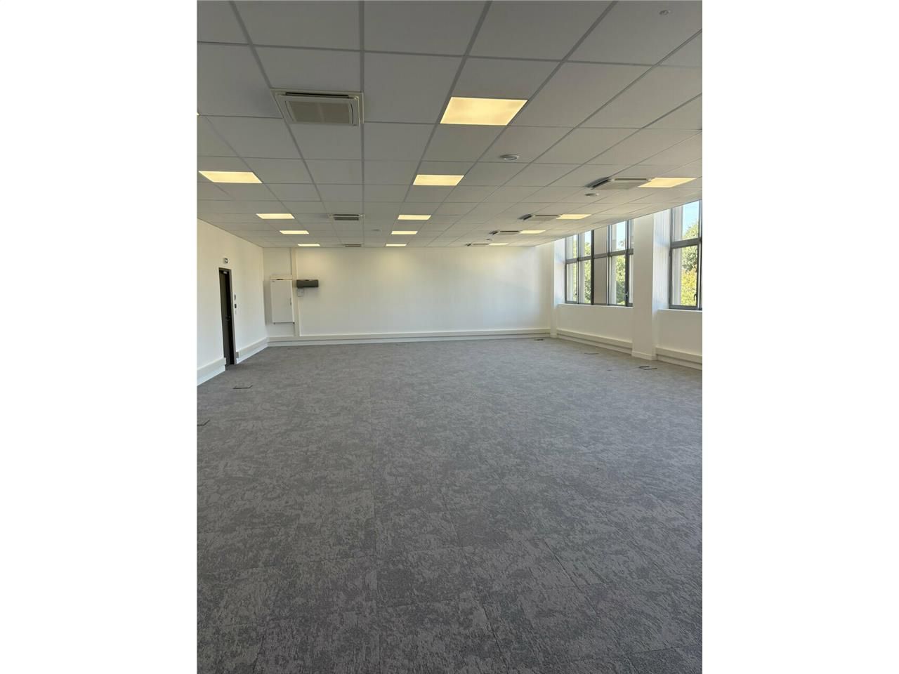 A LOUER  158M2 BUREAUX MARSEILLE 13011