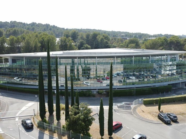 Location bureaux 4700 m² divisibles à partir de 300 m²