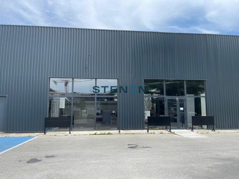 Location local commercial 600 m² non divisibles