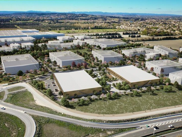 Vente local d''activites 16000 m² non divisibles