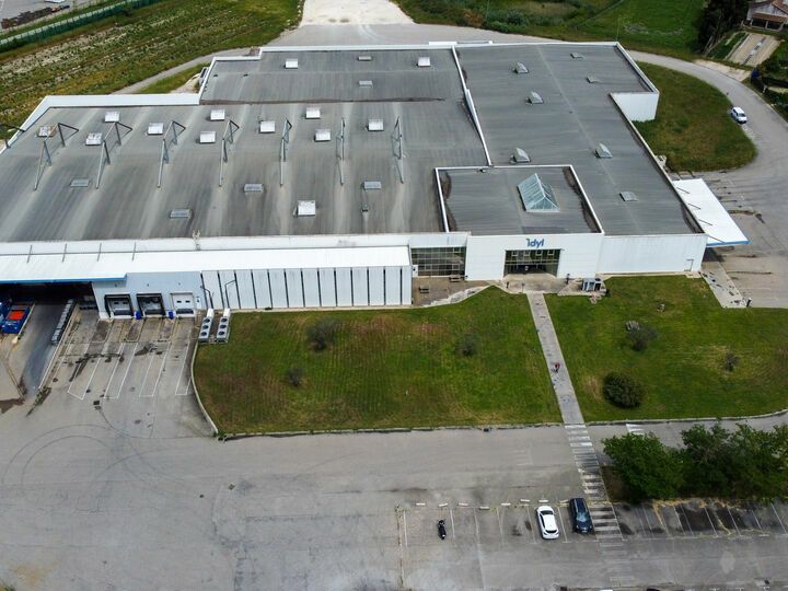 À LOUER - ENTREPÔT 14 880 M² DIV - CHÂTEAURENARD