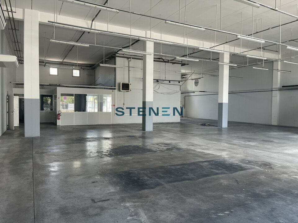 LOCATION LOCAL COMMERCIAL 900M2 DIVISIBLE A PARTIR DE 425M2 A AUBAGNE