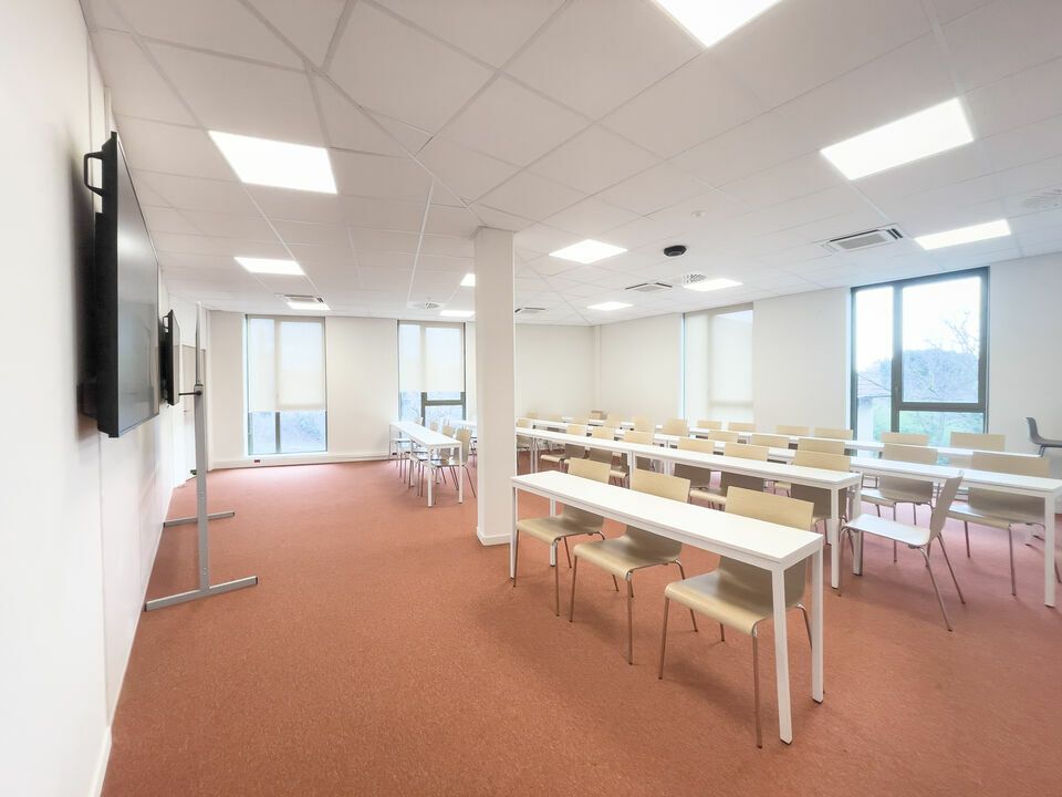 LOCATION BUREAUX 1195 m2 AIX-EN-PROVENCE