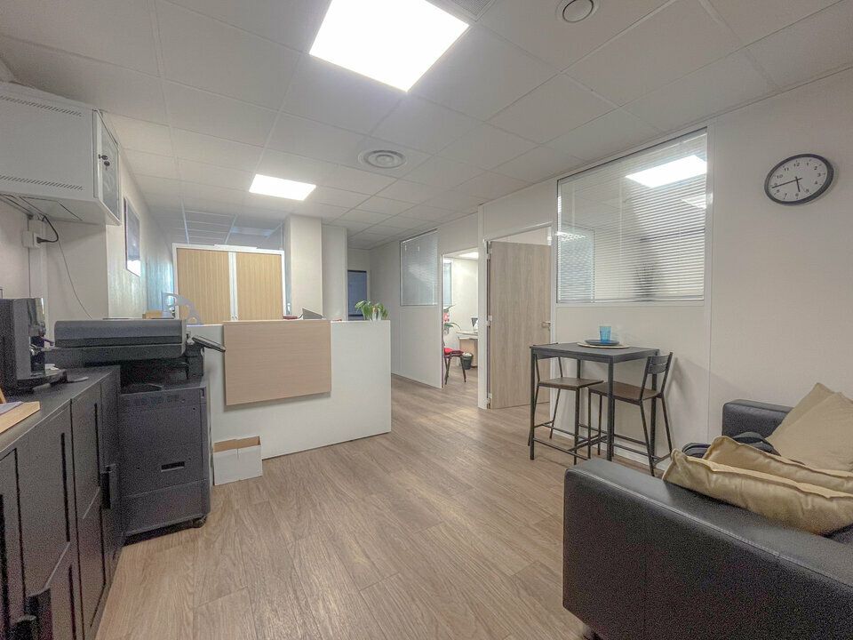 Location bureaux 73.9 m² non divisibles