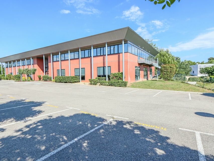 Location bureaux 734 m² divisibles à partir de 180 m²