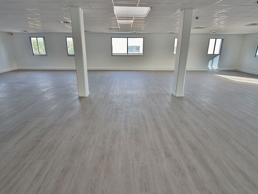 LOCATION BUREAUX 1252m2 DIVISIBLES VITROLLES 