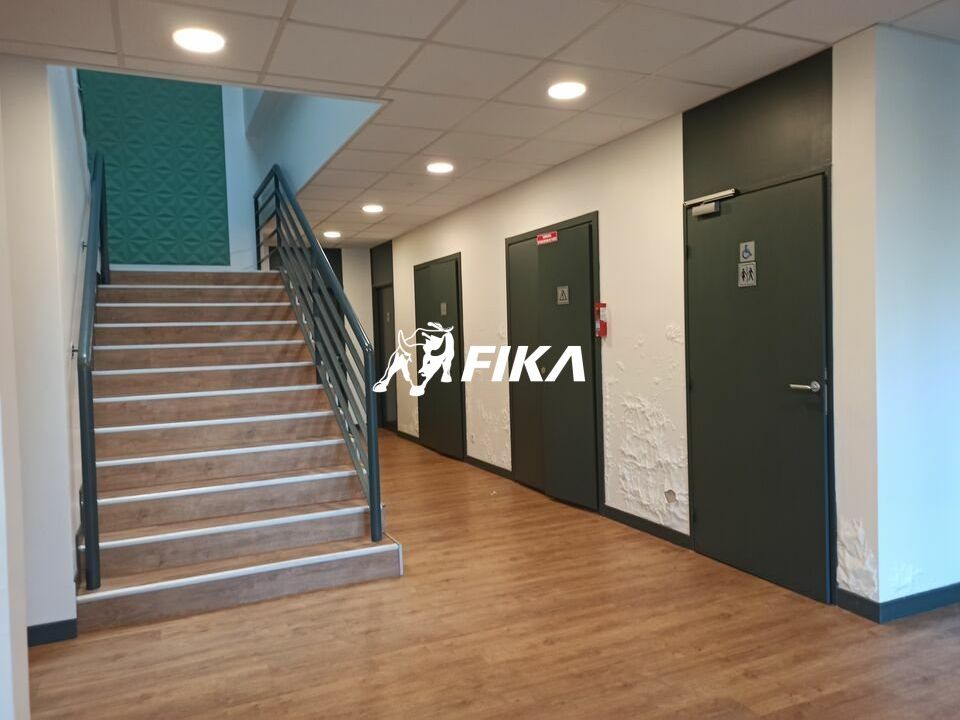 A LOUER BUREAU 242 m² - (31670) LABEGE 