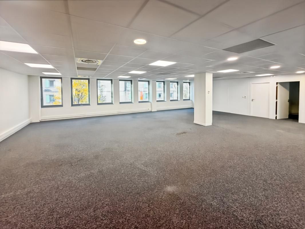Location bureaux 222 m² non divisibles