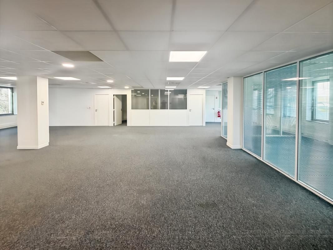 Location bureaux 222 m² non divisibles