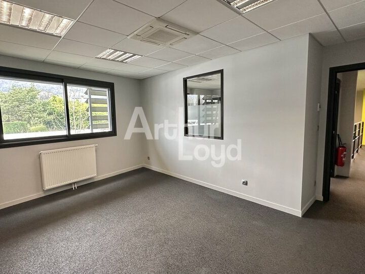 Location bureaux 200 m² non divisibles