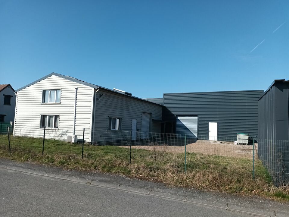 Vente local d''activites 751 m² non divisibles